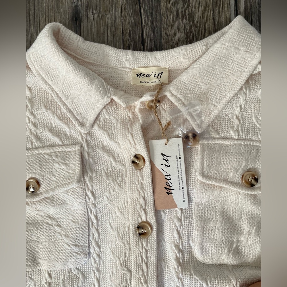 NWT New In Cream Textured Button-Up Shacket – Women’s Large - Picture 3 of 6
